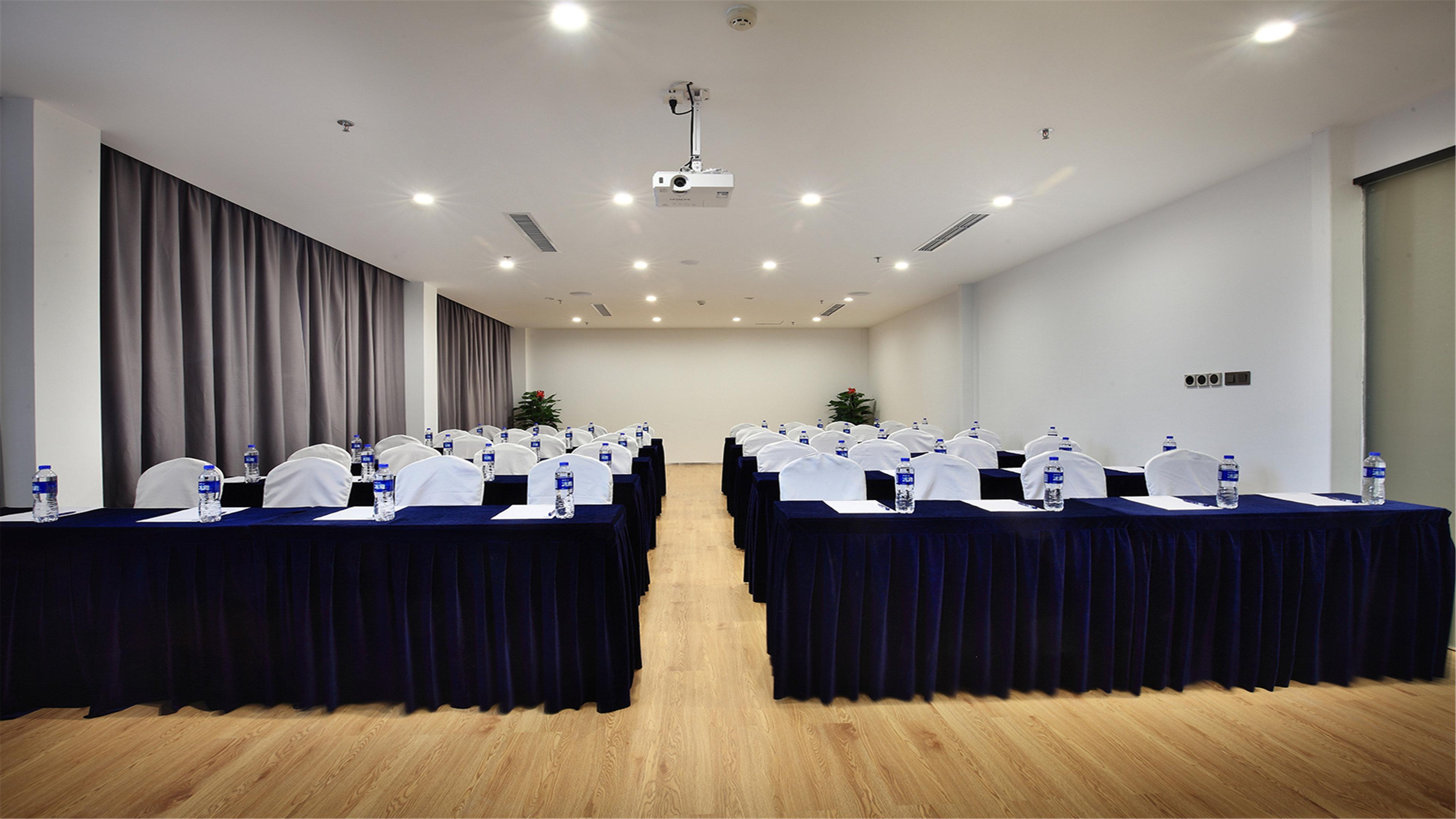 Holiday Inn Express Guilin City Center By Ihg Екстериор снимка