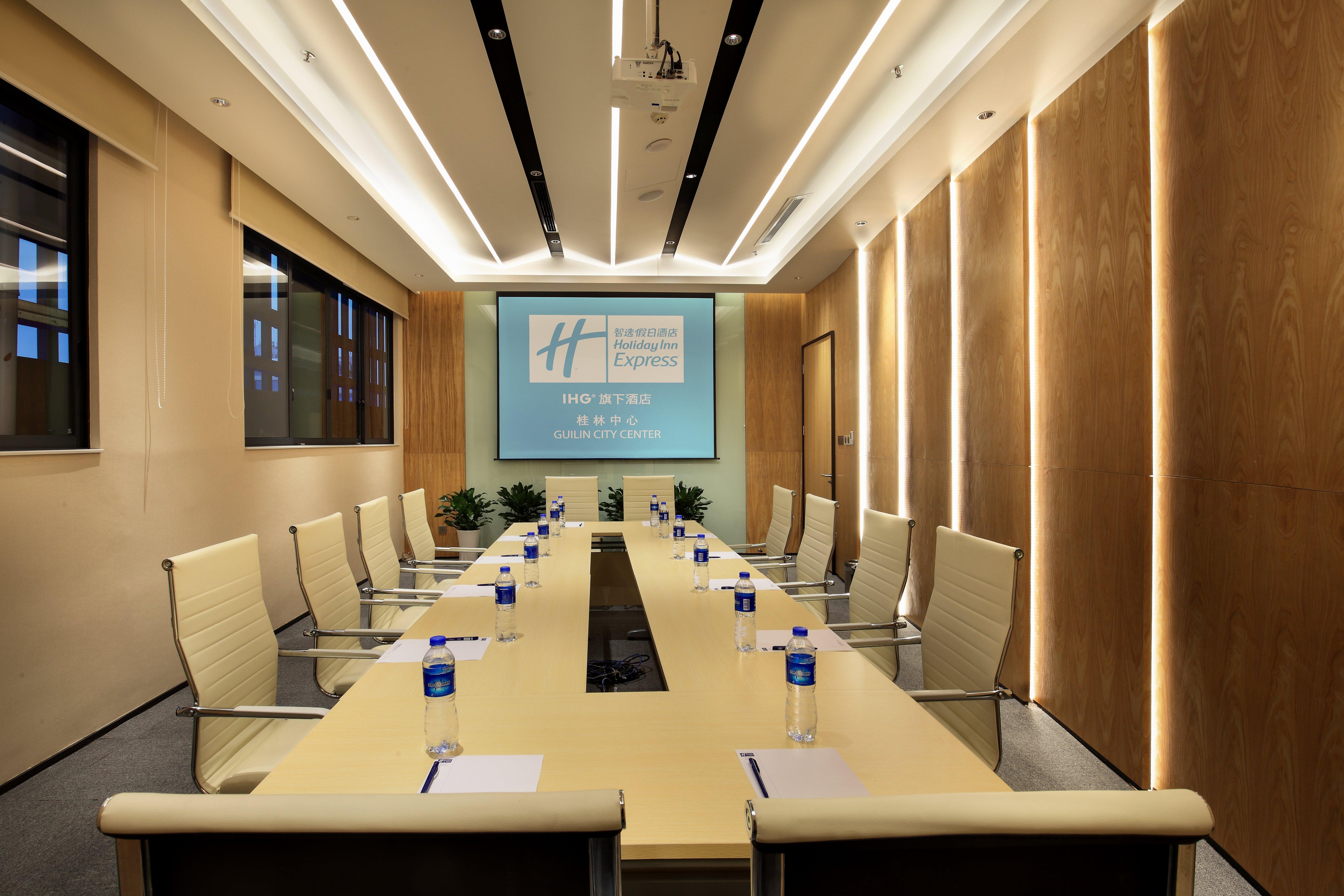 Holiday Inn Express Guilin City Center By Ihg Екстериор снимка