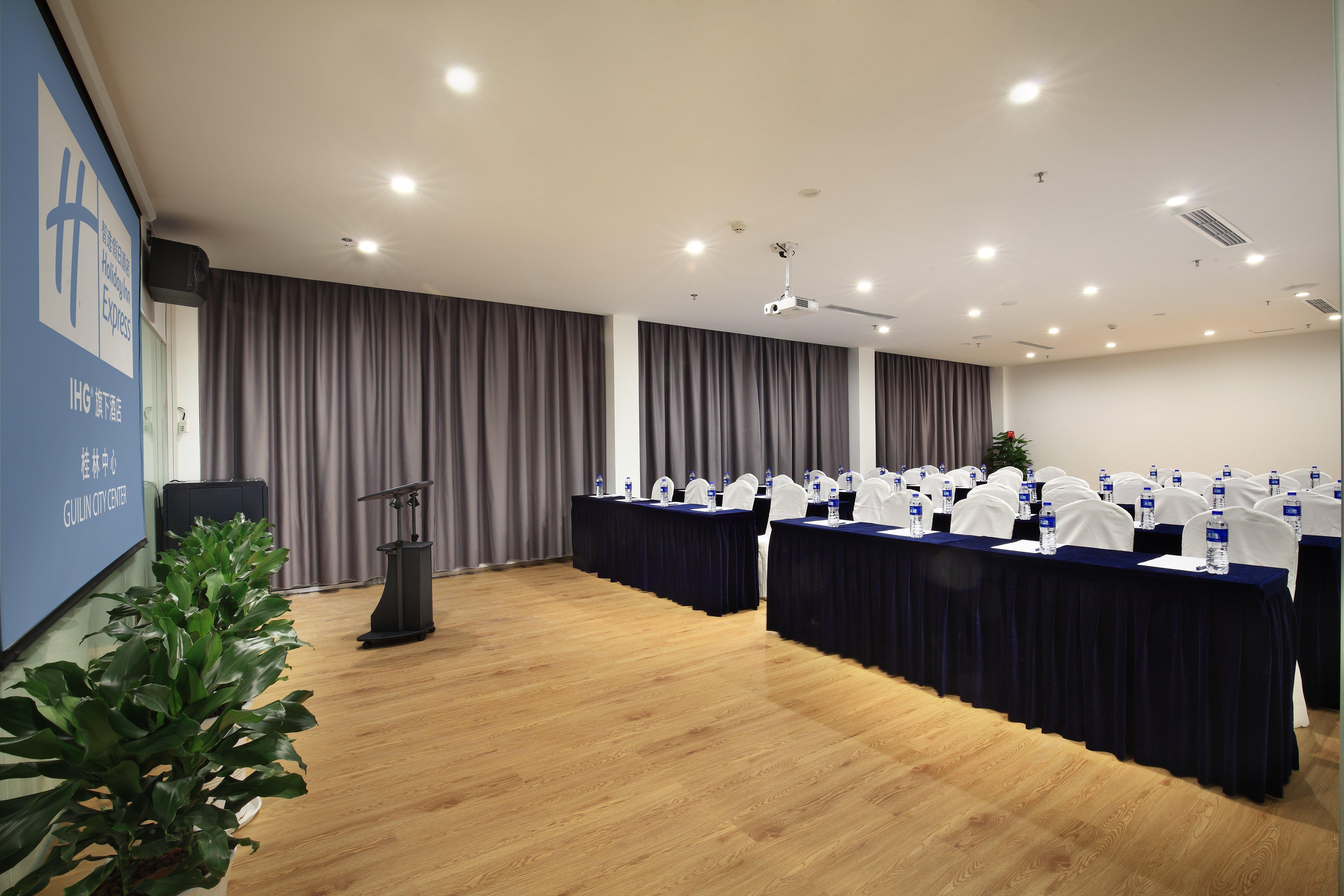 Holiday Inn Express Guilin City Center By Ihg Екстериор снимка
